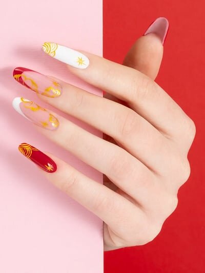 french rossa con dettagli dorati